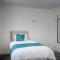 Fantastic Large House with Private Parking