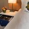 Staypineapple, Hotel Rose, Downtown Portland
