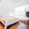 Lloyds Apartasuites Parque 93