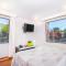 Lloyds Apartasuites Parque 93