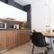 TONI'S Comfy 3BD home with patio, close to Metro - Atene