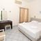 Hotel Karyatides