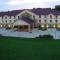 Countryview Inn & Suites