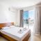 Villa White Moonflower