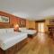 Old Creek Lodge