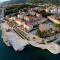 Room next to Porto Montenegro