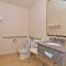 Econo Lodge Inn & Suites Madras