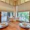 Seclusion in Century West - بيند