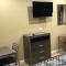 Deluxe Inn & Suites - Baytown