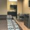 Deluxe Inn & Suites - Baytown