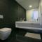 Spacious luxury holiday apartment with a great view, Funchal, free wifi and parking