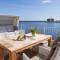 Marina Lounge