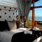 Shaloha Guesthouse on Supertubes - Jeffreys Bay