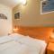 Easy Star Hotel