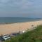 Hartford Court, East Cliff, Bournemouth. Walk to beach and town