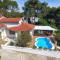 Spacious Holiday Home in Molat with Pool - Brgulje