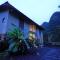 Yangshuo Yulong River Vision Villa
