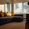 Contemporary Flat minutes from Airport & NEC