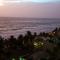 Beach Mount Apartment (Blue Ocean Apartment) - Mount Lavinia