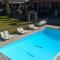 Stagecoach Inn & Suites