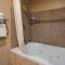 Crandon Inn & Suites