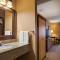 Crandon Inn & Suites