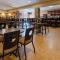 Crandon Inn & Suites