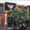 Beach apartment garden and wifi