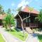 Mega Cottages
