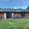 Bee’s Place - 3 bedroom home on 10 acres of land with distant ocean views - Emu Bay