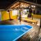 Foto: Casa com piscina próximo a Meia Praia