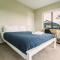 Foto: Unsworth Height Exceptional Brand New 3-Bdrm Unit+Parking 12/30