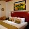 Oakhurst Hotel