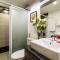Grand Apartment near BGC - Manila