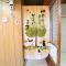 2 floors japanese style, direct to KIX, 10mins train to Namba, 5mins walk to stn , 2-6ppl - Ósaka