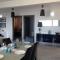Seafront Apartment With Pool - Сент-Полс-Бей