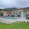 Golden Pineapple Villas-Adults Only