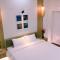 Max Hostel