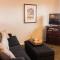 Vineyard Court Designer Suites Hotel