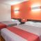 Motel 6-Kamloops, BC - Kamloops