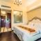 Grand Continental Apartment
