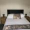 Swyn y Mor beach close Pet friendly hot tub