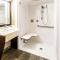 Ramada by Wyndham Moose Jaw - Moose Jaw
