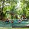 The Redwoods SM Fairview by PreciousGem - مانيلا