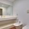 Century House with private pool by HR Madeira