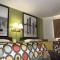 Super 8 by Wyndham Newport News/Jefferson Ave.