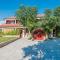 Poolside Stone Residences - Marina Bok