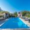 Poolside Stone Residences - Marina Bok