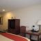 Evergreen Inn & Suites