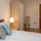 Royal Crossharbour Apartment - London